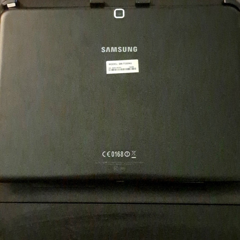 Samsung Galaxy Tablet 4 10.1 WiFi With Logitech Keyboard